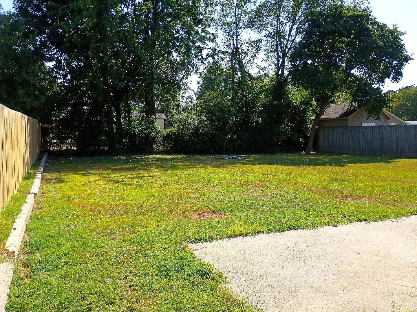 Cute 3Bed/1Bath house with fenced backyard — Photo 3