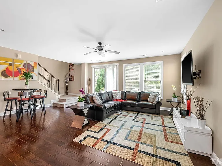 214 Alamosa Pl — Photo 3