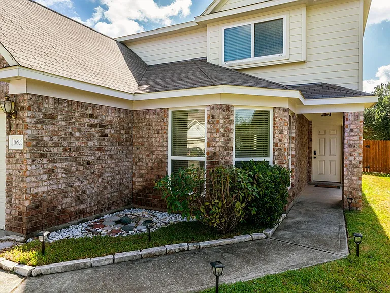 16823 Blackberry Lily Ln — Photo 2