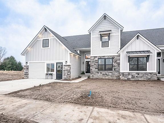 2nd image of 336 Arbor Ln