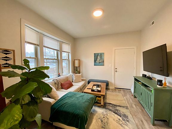 2nd image of 2209 N Campbell Ave APT 3R