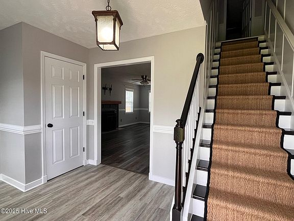 3rd image of 204 S River Dr