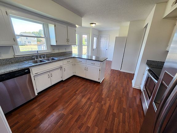 5th image of 1263 Cobblestone Ln
