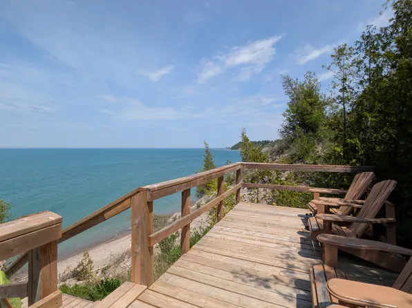 28 Bluewater Hwy #79681, Central Huron, ON N7A 3X8