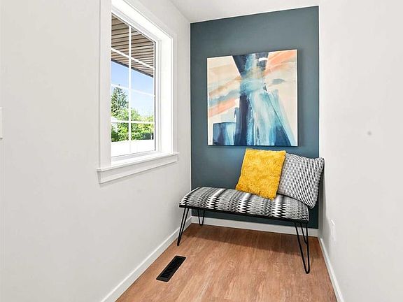 3rd image of 5131 W 52nd St