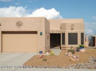 196 N Running Spring Dr, Green Valley, AZ 85614