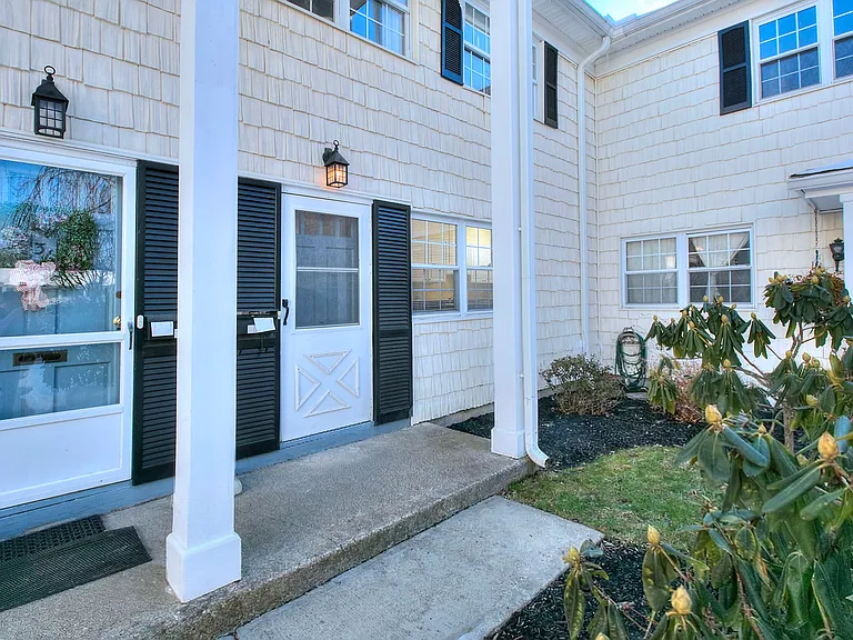 245 Unquowa Rd — Photo 1