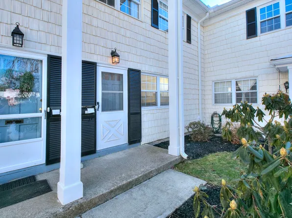 245 Unquowa Rd, Fairfield, CT