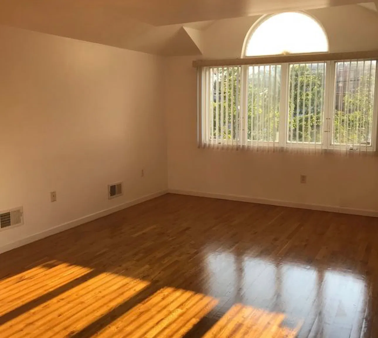 57 Renfrew Pl — Photo 3