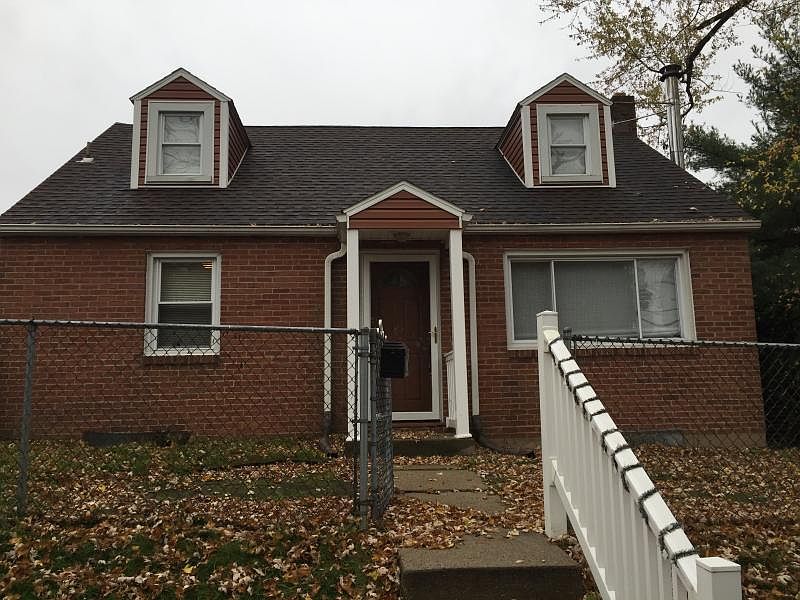 1st image of 901 N Parkway Dr
