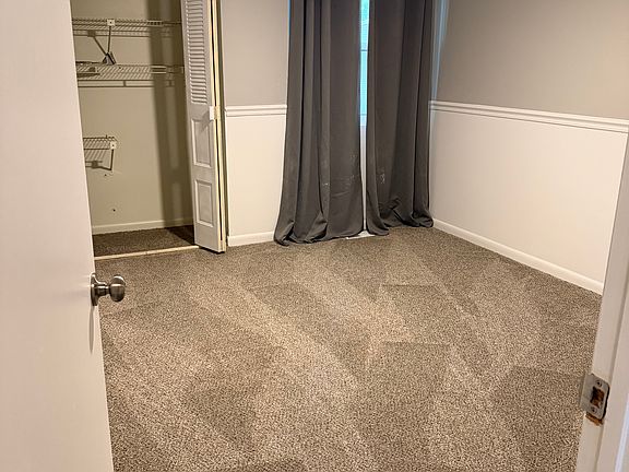 4th image of 11 Farington Cir