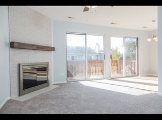 681 Thorntree Ct APT B2, Bartlett, IL 60103