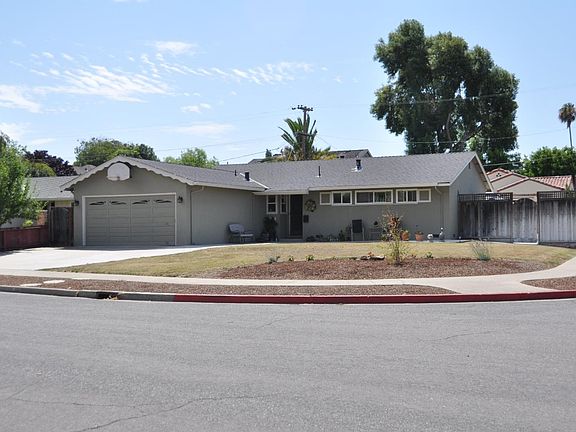 2nd image of 1405 Stockbridge Dr