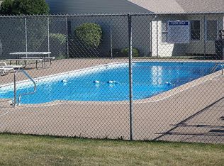 4082 Prairie Ln, Bettendorf, IA 52722