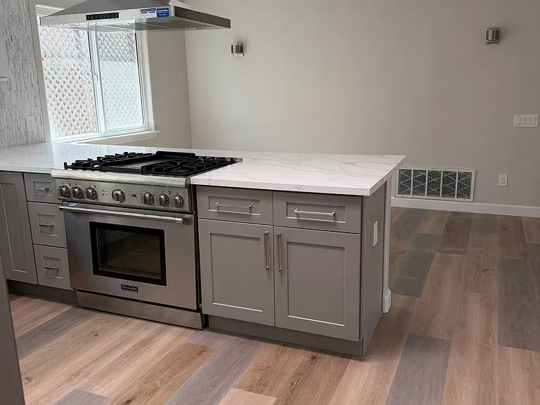 1044 Palm Ave — Photo 4