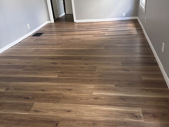 4th image of 6009 Spring St