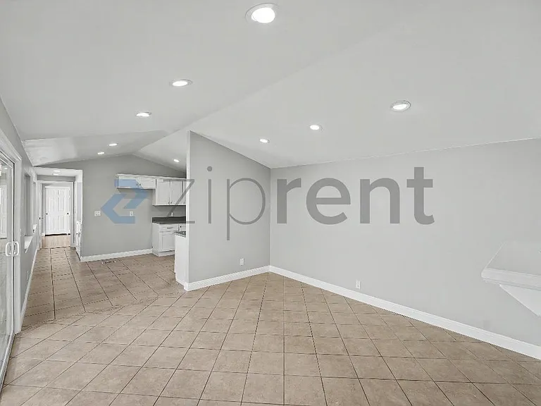 1834 Club Dr — Photo 9