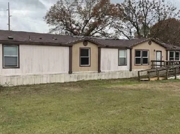 105 Spring Creek Pl, Texarkana, TX 75501