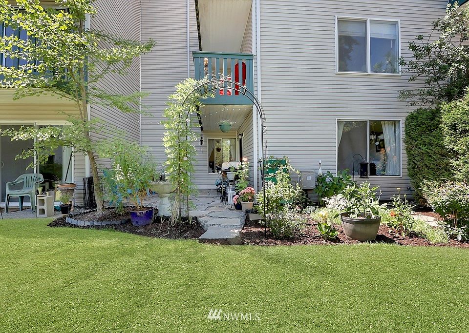 1st image of 17431 Ambaum Blvd S Unit C14