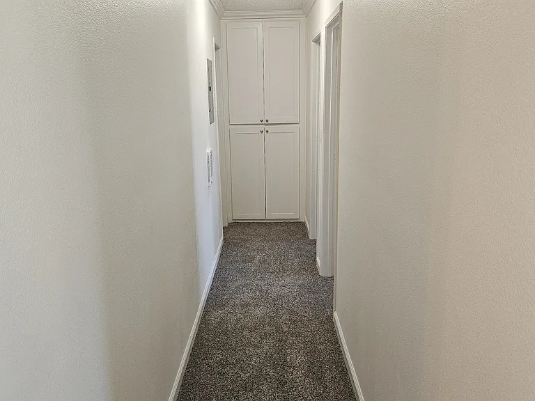 Riverglen Apartments — Photo 9