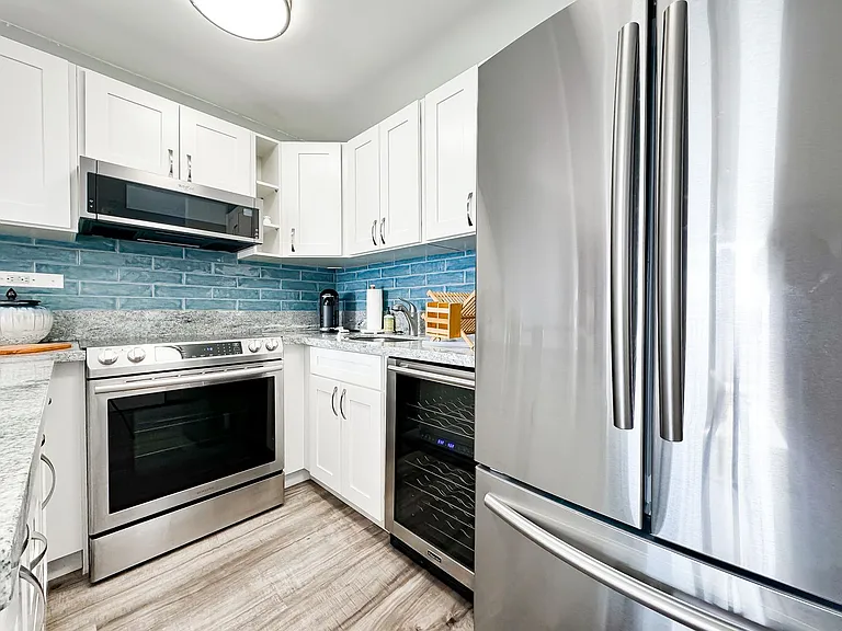 2140 Kuhio Ave #1706 — Photo 4