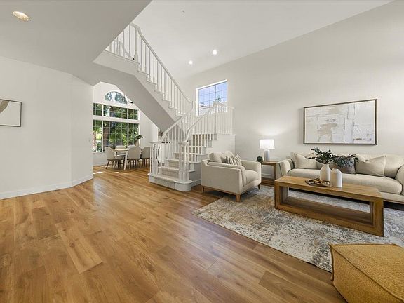 5th image of 467 Knottingham Cir