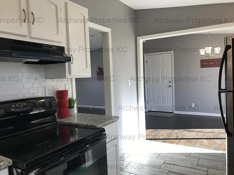 13801 W 93rd St — Photo 7
