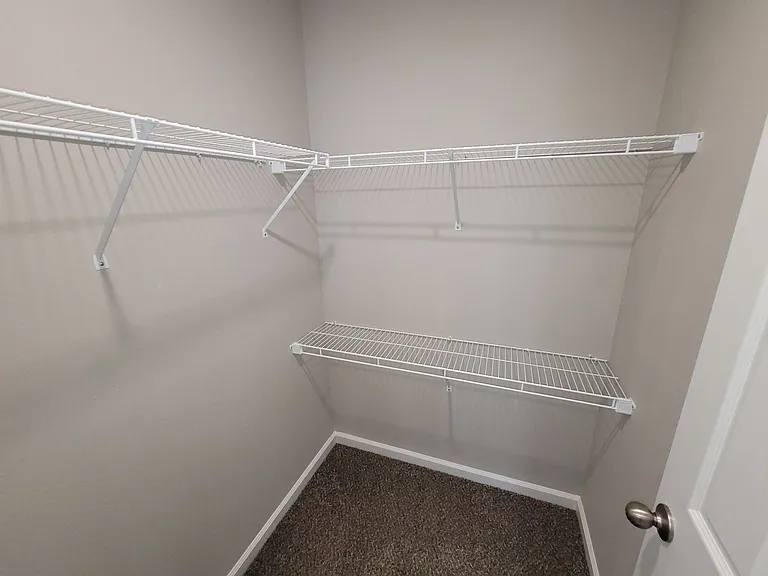 Creekside Apartments — Photo 35