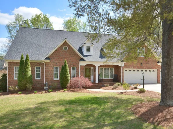 240 Coachlight Trl, Burlington, NC 27215