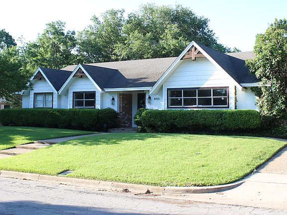 2nd image of 4900 Lake Hurst Dr