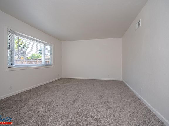 4th image of 257 Marylinn Dr