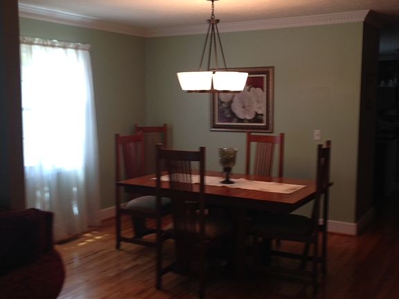 5th image of 403 N Race St