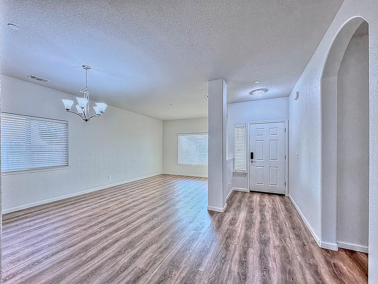 5643 Gold River Way — Photo 6