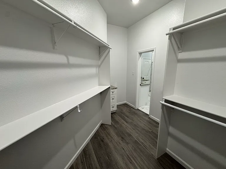2213 Beverly Dr — Photo 16