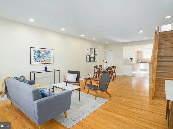 920 Moore St, Philadelphia, PA 19148
