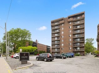 3936 Wyandotte St E #906, Windsor, ON N8Y 4V1