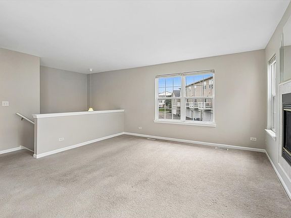 5th image of 271 Holiday Ln
