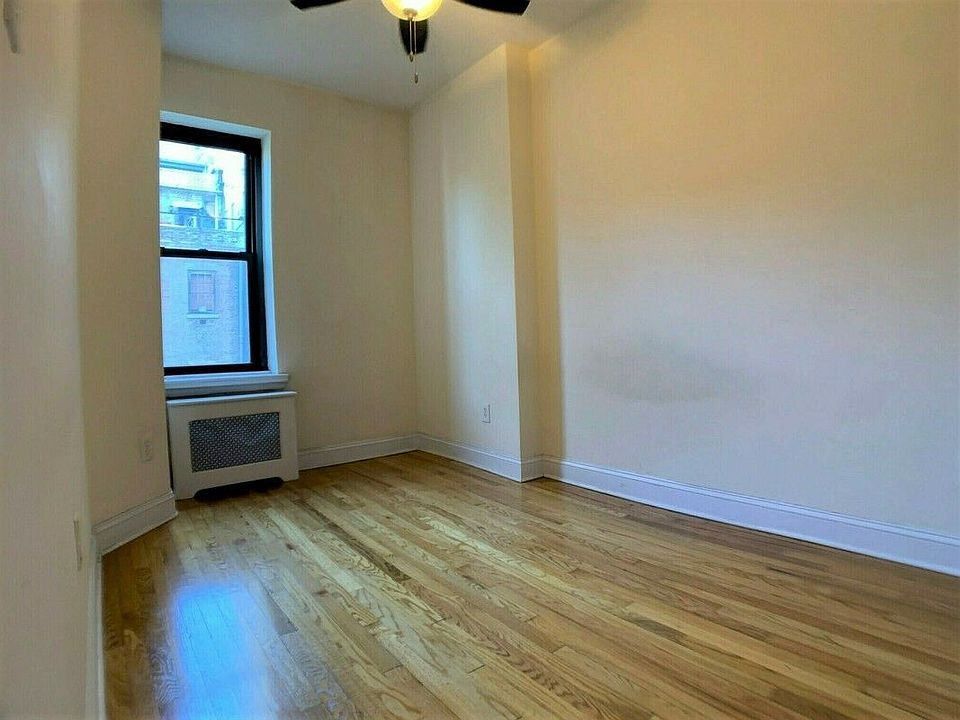 2nd image of 7 W 87th St #A4