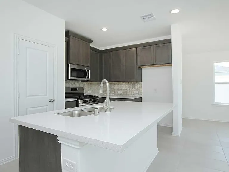 3607 Crescent Moon Ct — Photo 6
