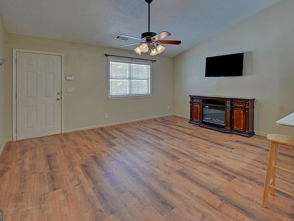 3rd image of 2947 Florence Dr
