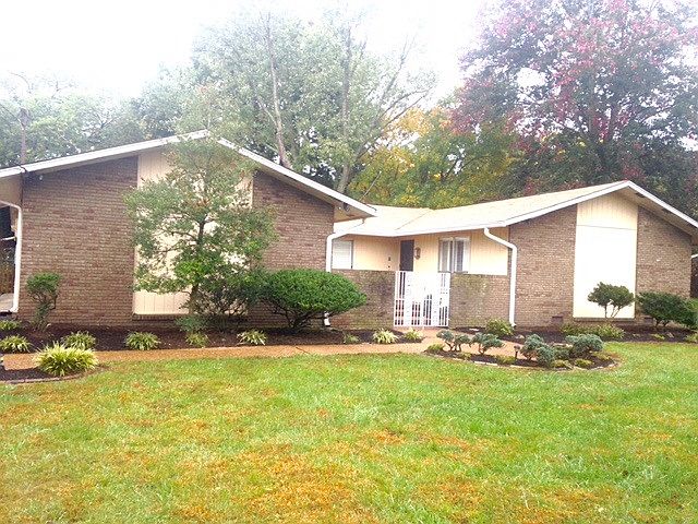 Front of house from cul-de-sac