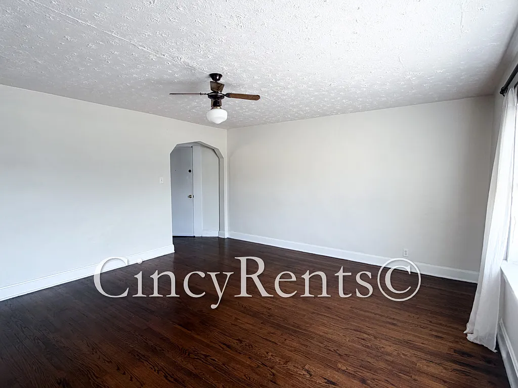Building Photo - 3540 Columbia Pkwy #2