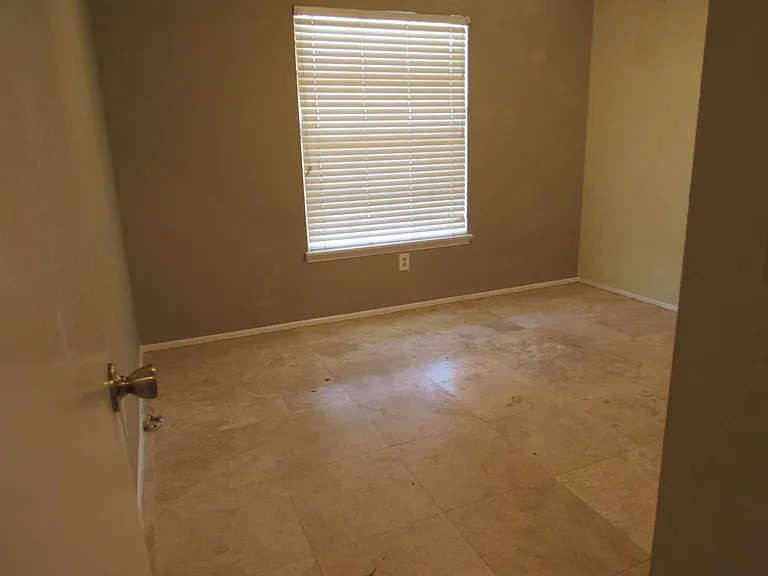 109 Reserve Cir #113 — Photo 17