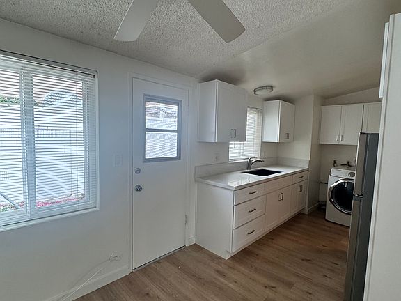 5th image of 2472 Elden Ave #C