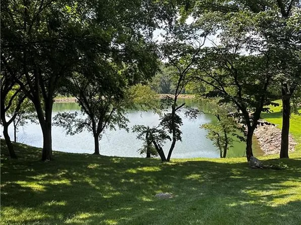 1105 NE Moss Point Rd, Lees Summit, MO 64064