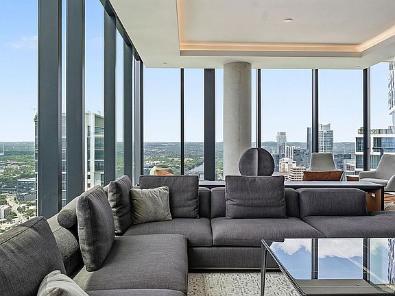 2nd image of 610 Davis St #5103