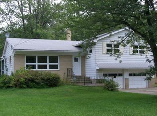 38533 Bell Rd, Willoughby, OH 44094