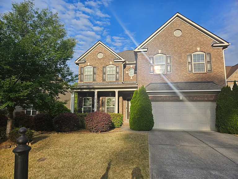 365 Lockwood Pl — Photo 1