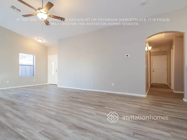 5448 S 237th Ln — Photo 2