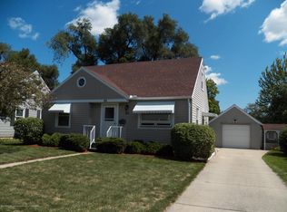 810 Morris Ave, Lansing, MI 48917